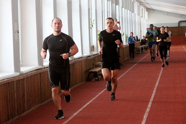 "Новогодняя десятка" пройдет в манеже стадиона "Амур" 26 декабря