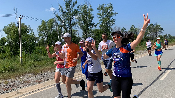 Участников забега на космодроме Восточный поливали из пожарных машин