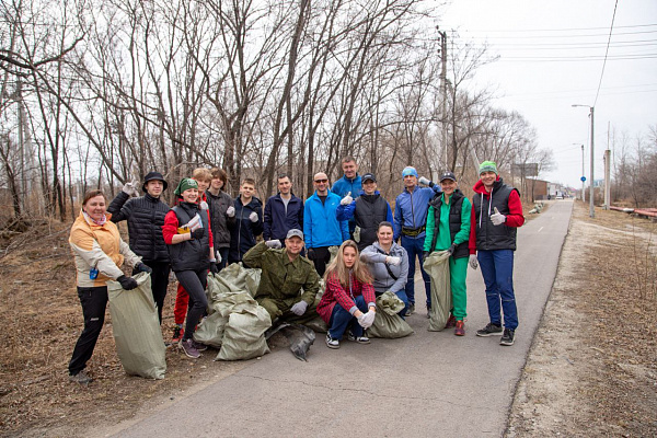 Более 100 мешков мусора собрали благовещенские спортсмены на участке велодорожки