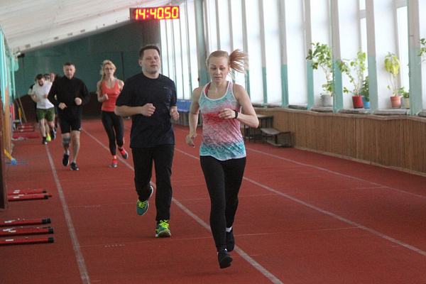 Тренировочный процесс КЛБ «Бег к мечте» в манеже стадиона «Амур» возобновлен
